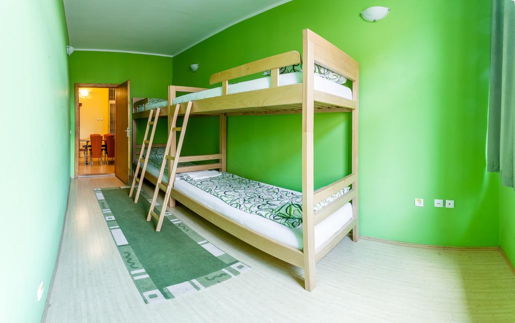 Terasa Hostel Нови Сад Екстериор снимка